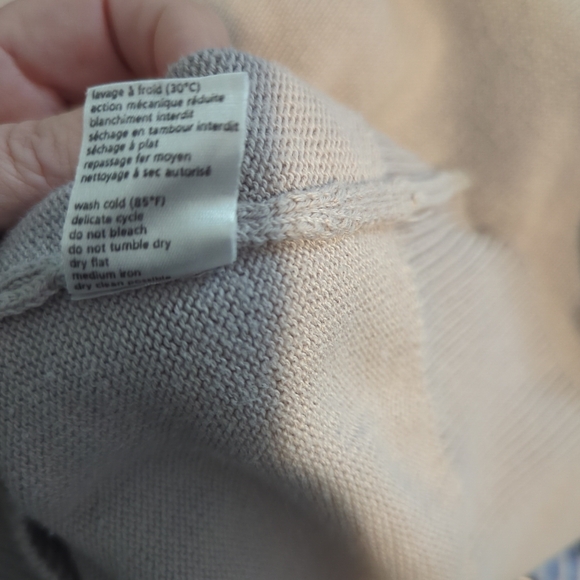 Lacoste Men's Cream V-Neck Sweater with Contrast Stripe Trim - Picture 7 of 7